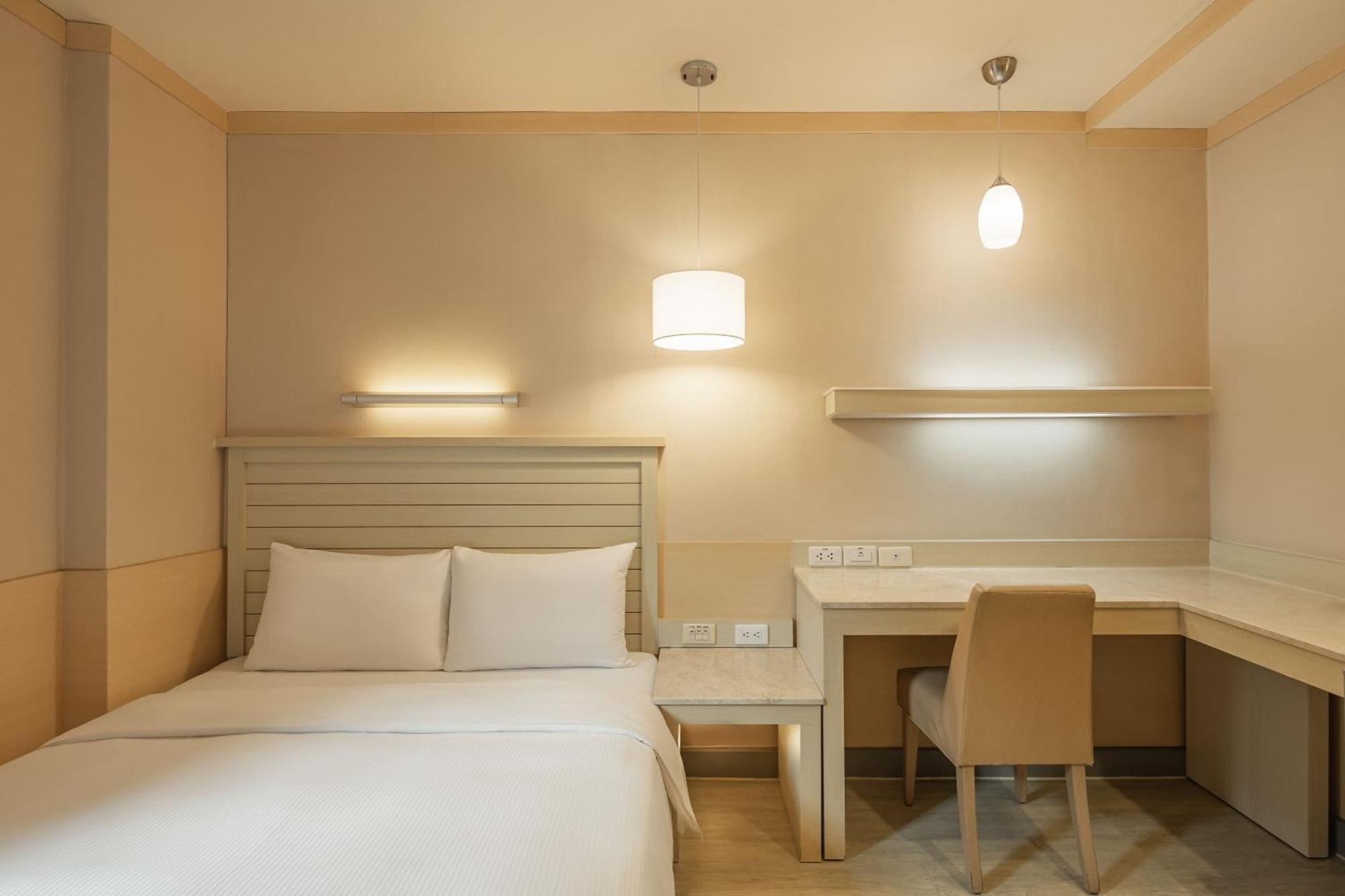 Kindness Hotel - Jhong Jheng Kaohsiung Habitación foto