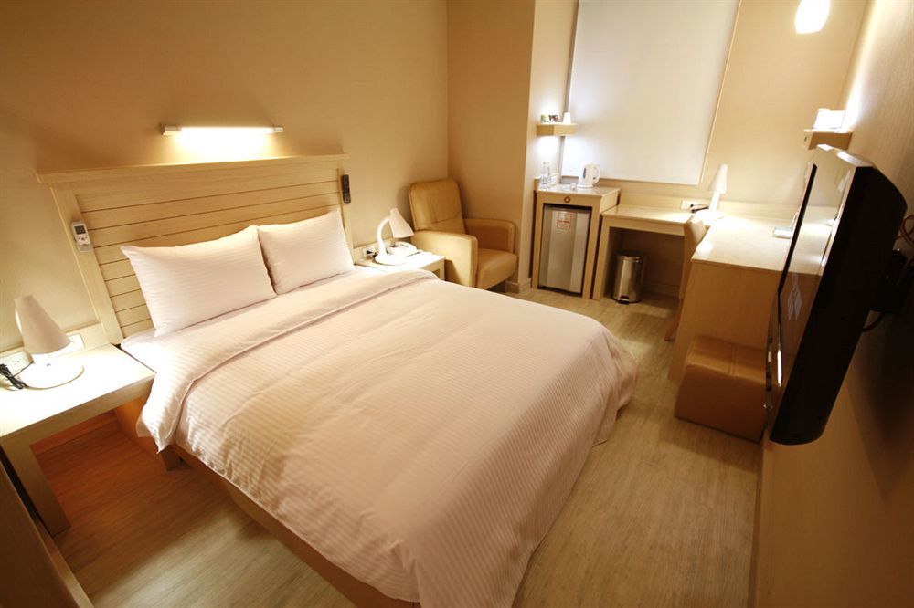 Kindness Hotel - Jhong Jheng Kaohsiung Exterior foto